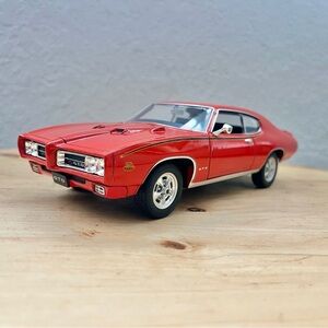 Hot Wheels WELLY 69 PONTIAC GTO THE JUDGE 1:24 ORANGE NO BOX